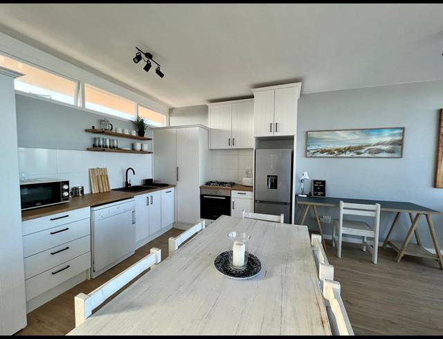 2 BEDROOM APARTMENT TO LET IN STRAND NORTH